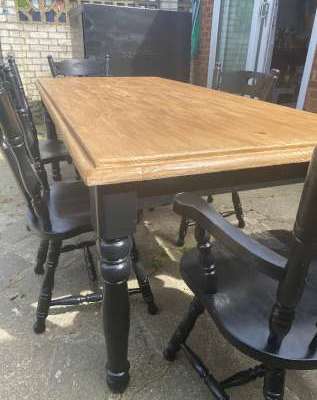 large solid wood table and 5oak&nbsp;chairs