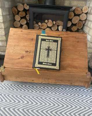 Large lectern with storage&nbsp;base